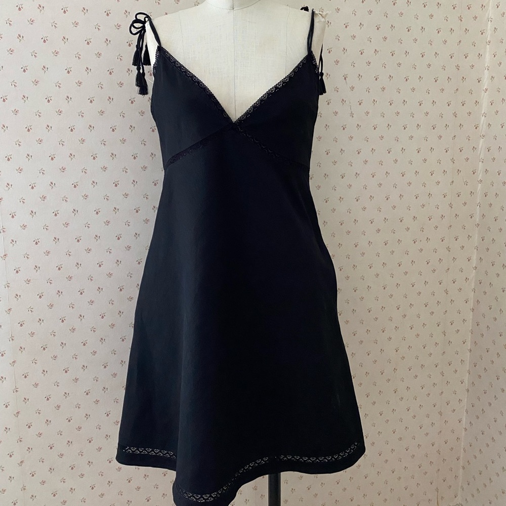 Theory linen and cotton black dress with adjustable straps size 0. NWT.